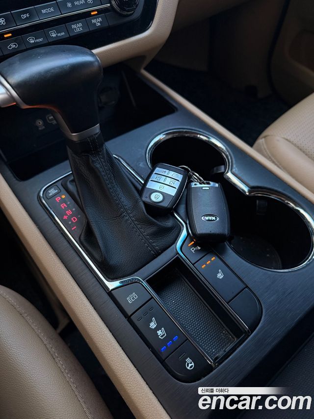 Kia Carnival 9-Seater Luxury 2020 — фото 9
