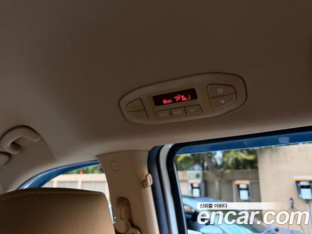 Kia Carnival 9-Seater Luxury 2020 — фото 18