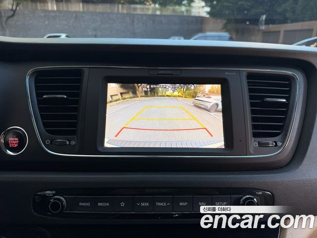 Kia Carnival 9-Seater Luxury 2020 — фото 21