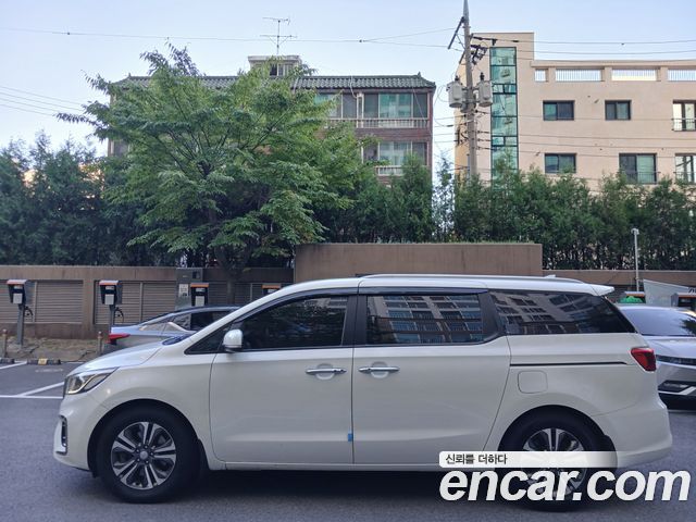 Kia Carnival 9-Seater Luxury 2020 — фото 22