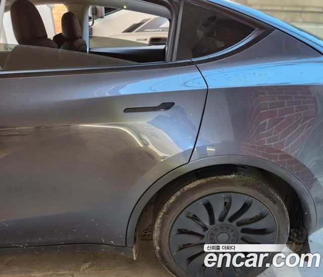 Tesla Model Y Long Range AWD 2021 — фото 3