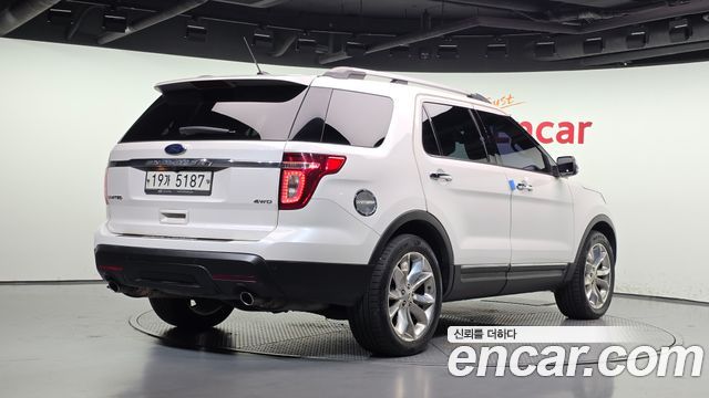 Ford Explorer 3.5 Limited 4WD 5th 2015 — фото 2