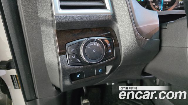 Ford Explorer 3.5 Limited 4WD 5th 2015 — фото 19