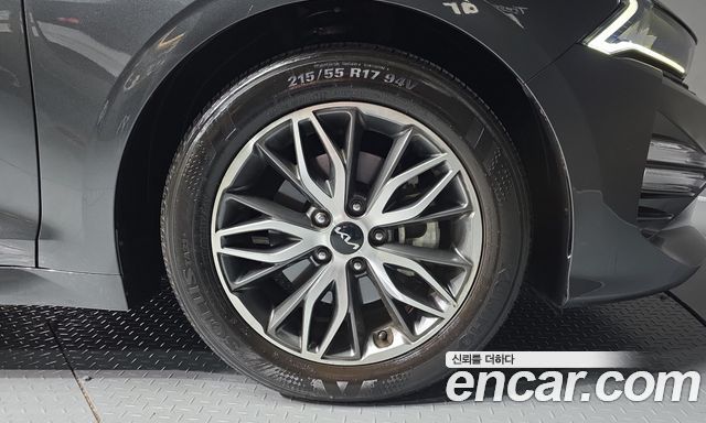 Kia K5 (III) 2.0 Prestige 2023 — фото 21