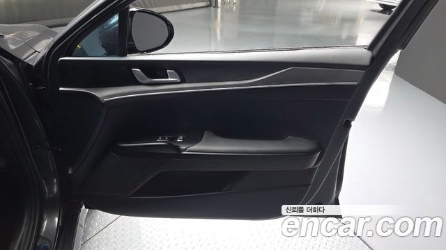 Kia K5 (III) 2.0 Prestige 2023 — фото 24