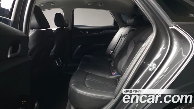 Kia K5 (III) 2.0 Prestige 2023 — фото 26