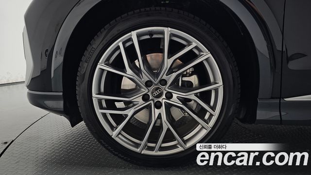 Audi Q4 e-tron (F4) 45 Premium 2025 — фото 5