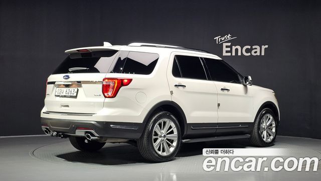 Ford Explorer 2.3 Limited 4WD 5th 2018 — фото 2