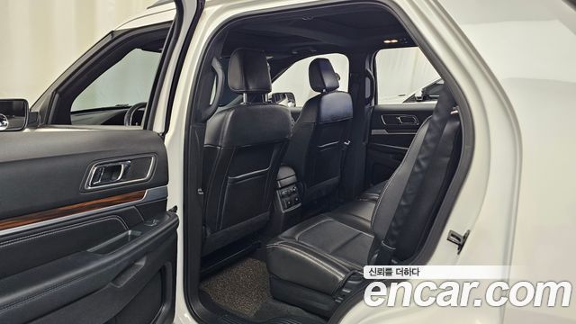 Ford Explorer 2.3 Limited 4WD 5th 2018 — фото 12