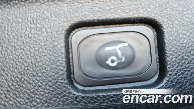 Ford Explorer 2.3 Limited 4WD 5th 2018 — фото 18