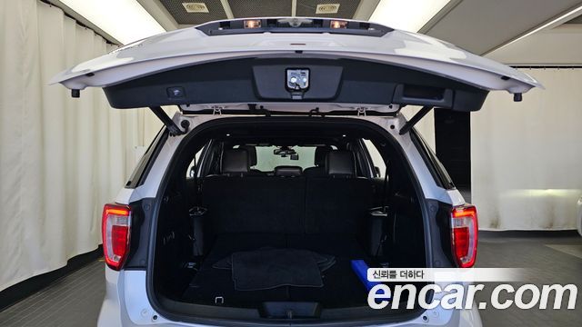 Ford Explorer 2.3 Limited 4WD 5th 2018 — фото 19