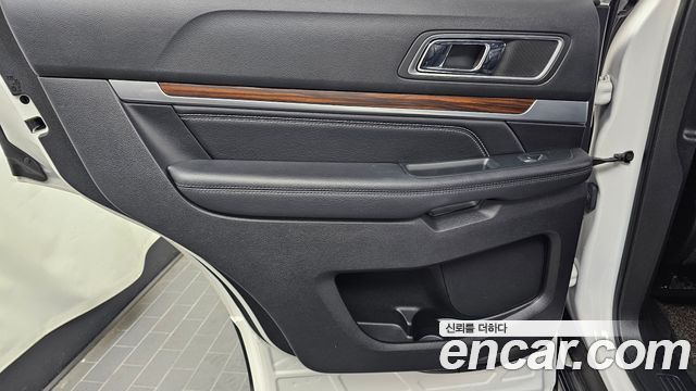 Ford Explorer 2.3 Limited 4WD 5th 2018 — фото 25