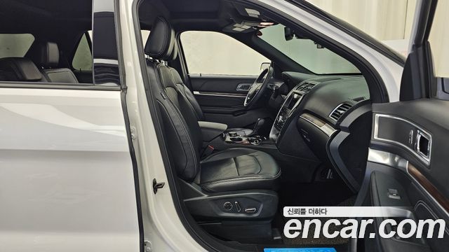 Ford Explorer 2.3 Limited 4WD 5th 2018 — фото 26