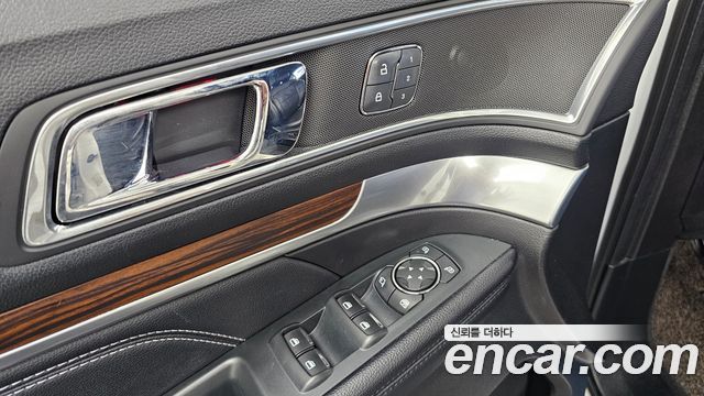 Ford Explorer 2.3 Limited 4WD 5th 2018 — фото 36