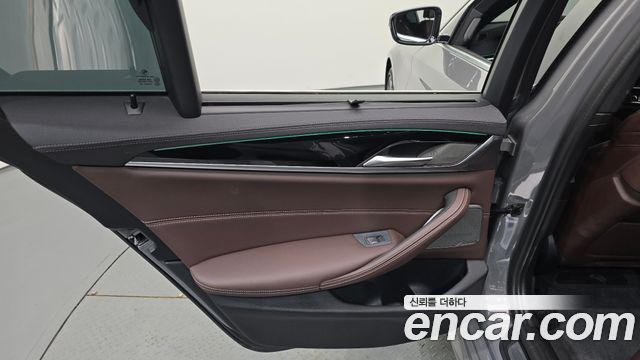 BMW 5 Series (G30) 530i M Sport Package 2022 — фото 25