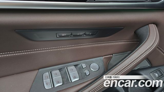 BMW 5 Series (G30) 530i M Sport Package 2022 — фото 28