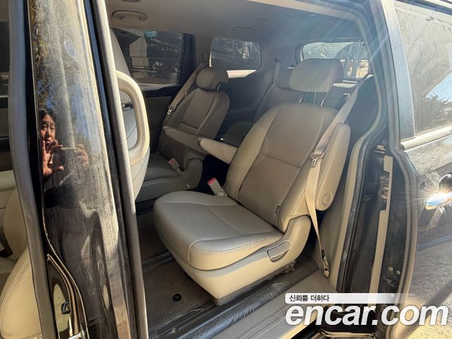 Kia Carnival 9-Seater Luxury 2020 — фото 7