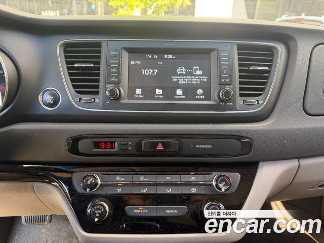 Kia Carnival 9-Seater Luxury 2020 — фото 15