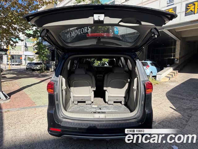 Kia Carnival 9-Seater Luxury 2020 — фото 22