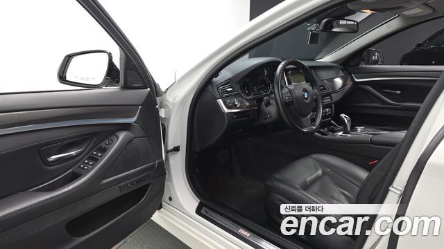 BMW 5 Series (F10) 528i xDrive Luxury 2015 — фото 10