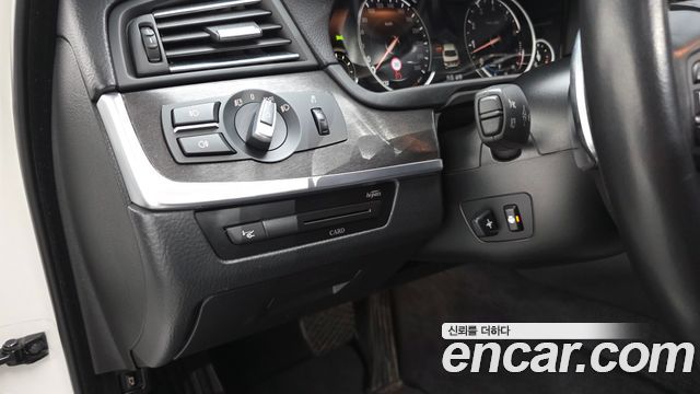 BMW 5 Series (F10) 528i xDrive Luxury 2015 — фото 13