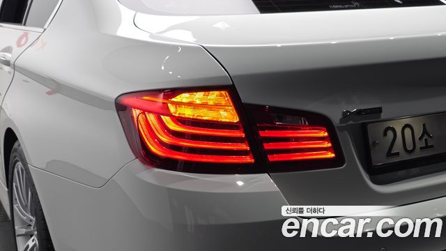 BMW 5 Series (F10) 528i xDrive Luxury 2015 — фото 23