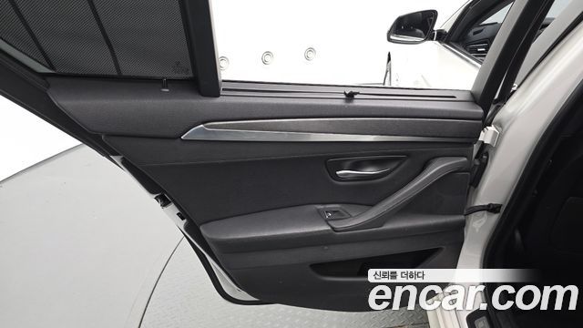 BMW 5 Series (F10) 528i xDrive Luxury 2015 — фото 25