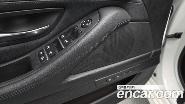 BMW 5 Series (F10) 528i xDrive Luxury 2015 — фото 36