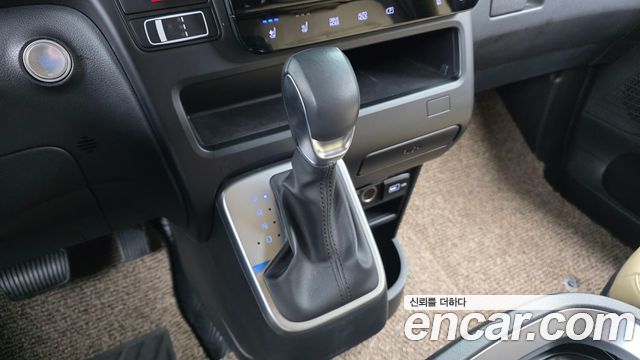 Hyundai Staria Cargo 5-Seater Modern 2023 — фото 9