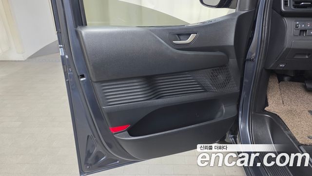 Hyundai Staria Cargo 5-Seater Modern 2023 — фото 24