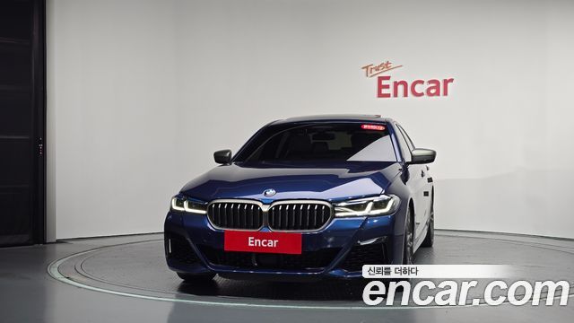 BMW 5 Series (G30) M550i xDrive 2022 — фото 3