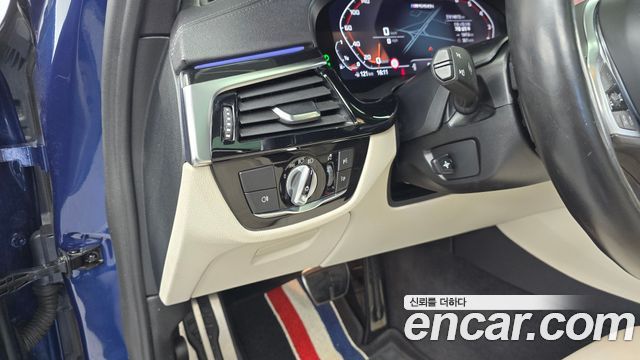 BMW 5 Series (G30) M550i xDrive 2022 — фото 20