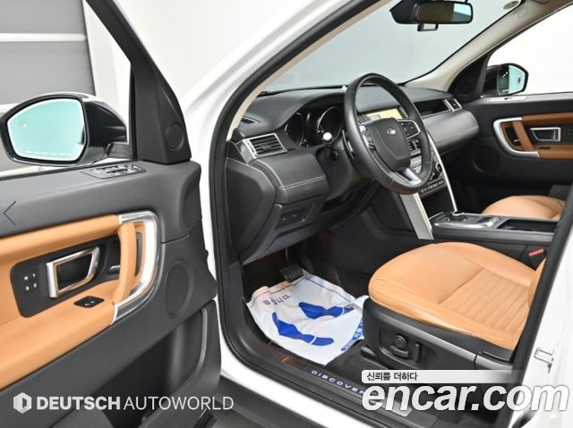 Land Rover Discovery Sport 2.0 TD4 HSE Luxury 2019 — фото 15