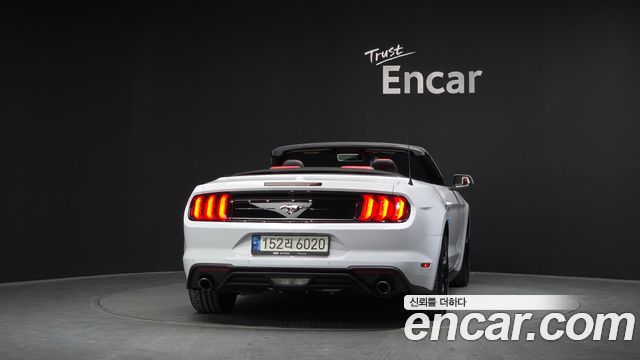 Ford Mustang Convertible 2021 — фото 4