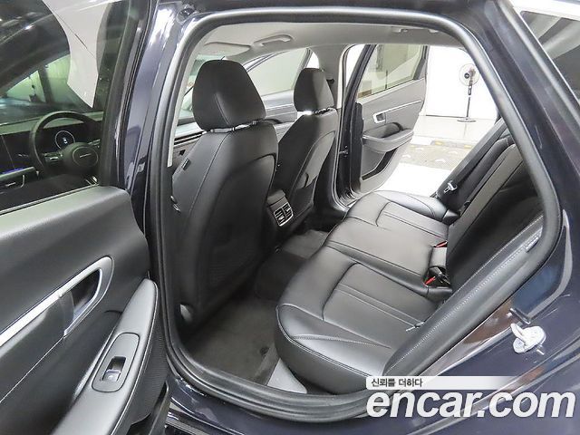 Hyundai Sonata The Edge (DN8) 1.6 Turbo Premium 2024 — фото 16