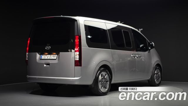 Hyundai Staria HEV 1.6T Tourer 11-Seater Modern 2026 — фото 2