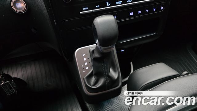 Hyundai Staria HEV 1.6T Tourer 11-Seater Modern 2026 — фото 9
