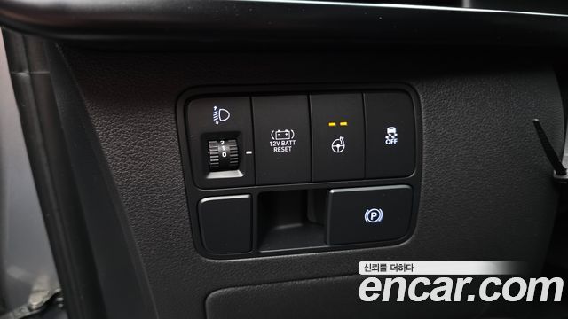 Hyundai Staria HEV 1.6T Tourer 11-Seater Modern 2026 — фото 20