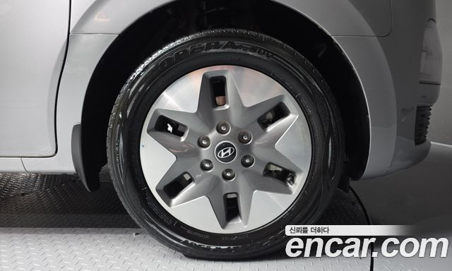 Hyundai Staria HEV 1.6T Tourer 11-Seater Modern 2026 — фото 21