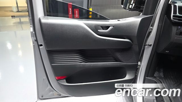 Hyundai Staria HEV 1.6T Tourer 11-Seater Modern 2026 — фото 24