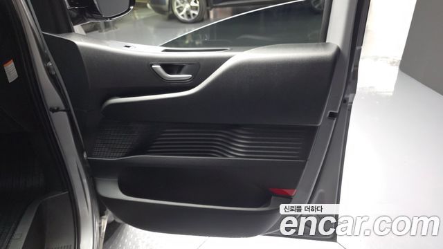 Hyundai Staria HEV 1.6T Tourer 11-Seater Modern 2026 — фото 25