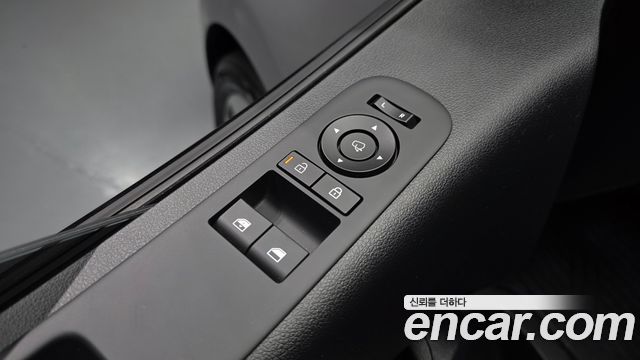Hyundai Staria HEV 1.6T Tourer 11-Seater Modern 2026 — фото 29