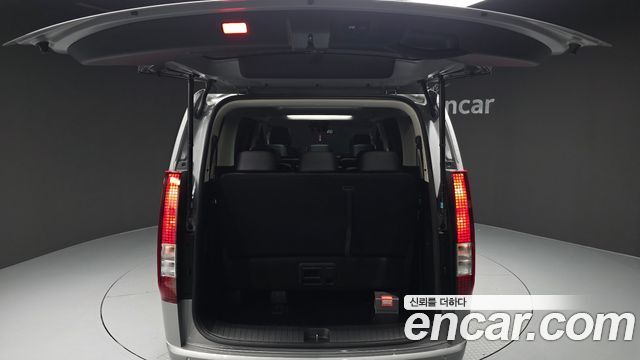 Hyundai Staria HEV 1.6T Tourer 11-Seater Modern 2026 — фото 33