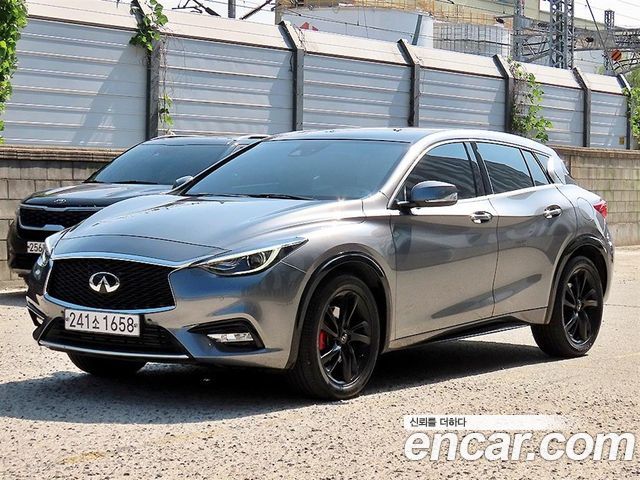 Infiniti Q30 2.0 Essential 2019 — фото 2