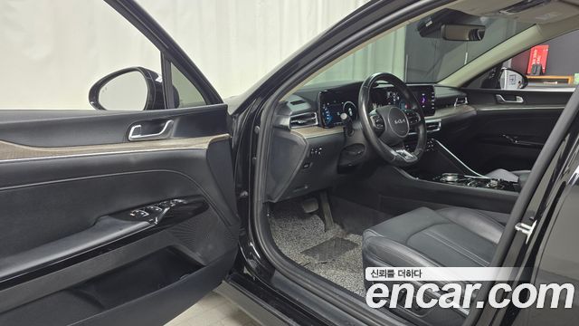 Kia K5 (III) 2.0 Noblesse 2023 — фото 10
