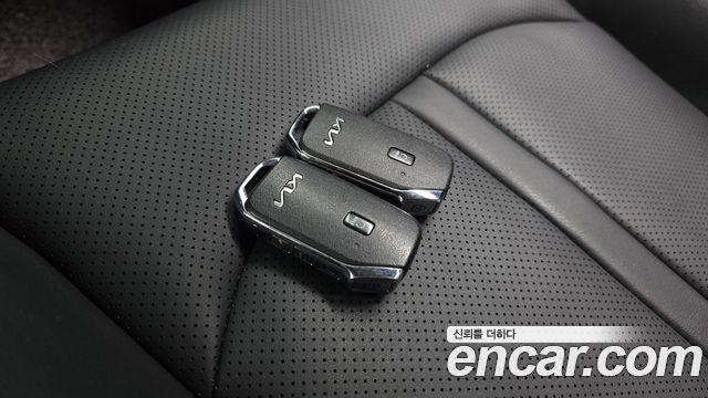 Kia K5 (III) 2.0 Noblesse 2023 — фото 18