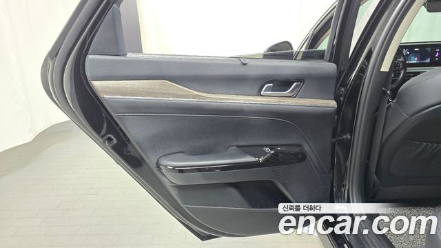Kia K5 (III) 2.0 Noblesse 2023 — фото 25