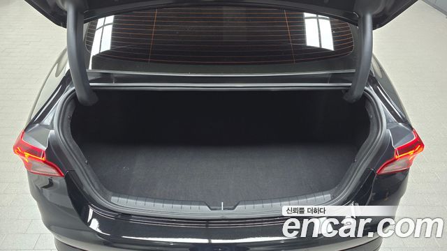 Kia K5 (III) 2.0 Noblesse 2023 — фото 31