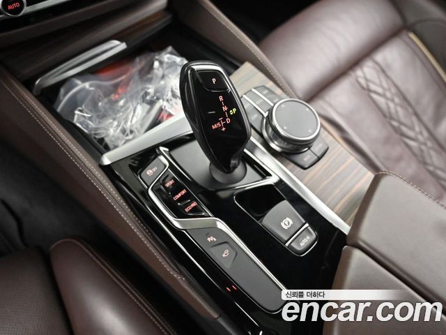 BMW 5 Series (G30) 530i xDrive M Sport Package Plus 2018 — фото 9