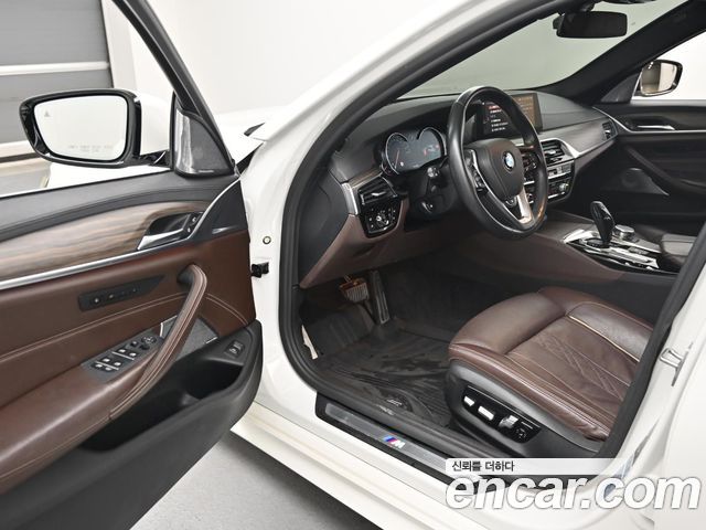 BMW 5 Series (G30) 530i xDrive M Sport Package Plus 2018 — фото 15